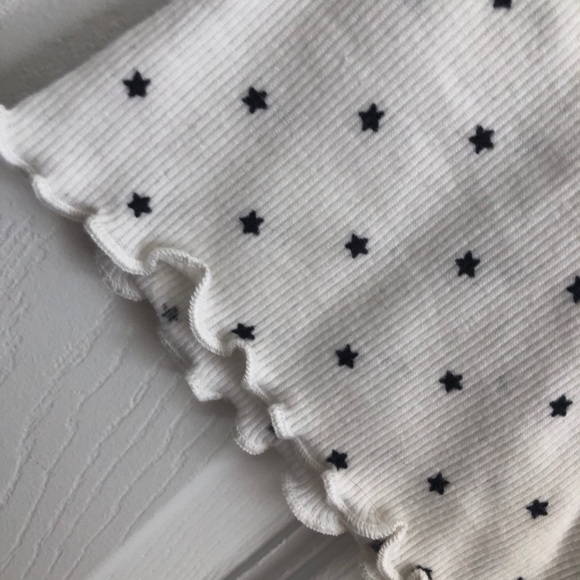 Off the shoulder lettuce hem shirt - Picture 4 of 5